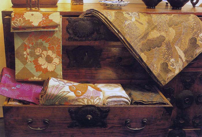 японские оби в комоде тансу, японские кимоно и оби kimono_japanese_obi3.jpg