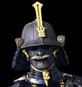 Доспех с гербом