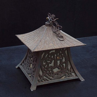 Чугунный японский фонарь