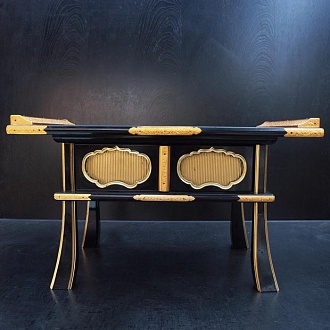 Небольшой столик